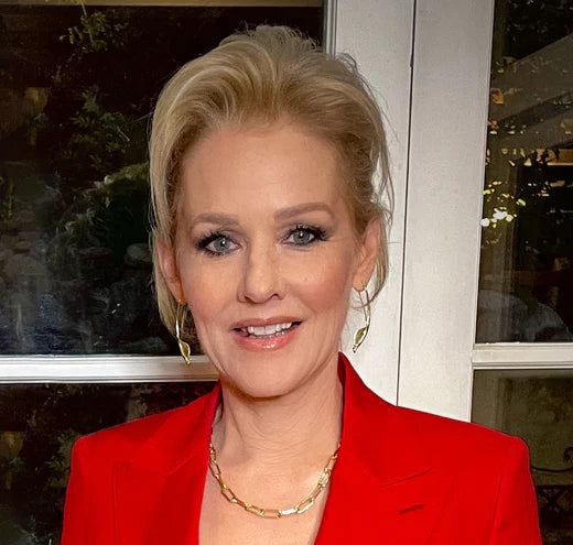 Penelope Ann Miller’s Head-to-Toe Glow at the Globes
